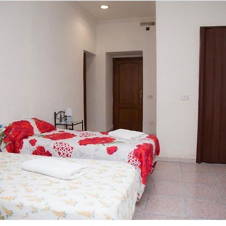 Camera Greta Naples Luaran gambar